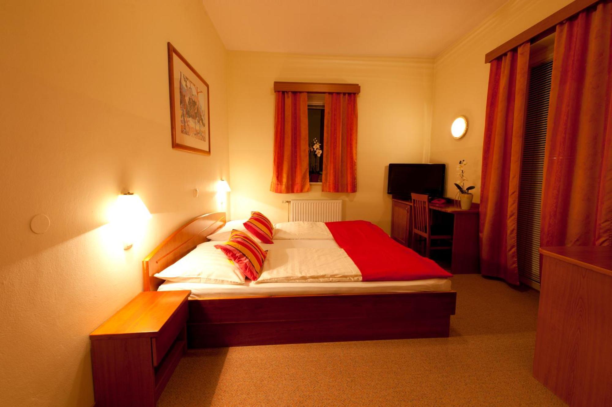 Hotel Bajt Maribor Oda fotoğraf